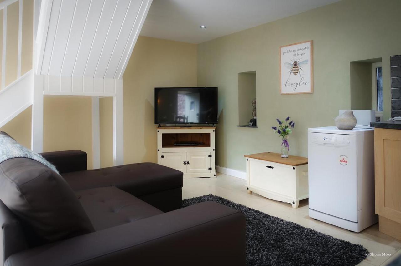 Rhiwddu Barns Villa Llangadog Room photo