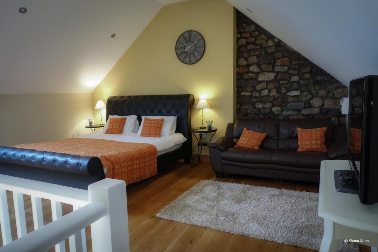 Rhiwddu Barns Villa Llangadog Room photo