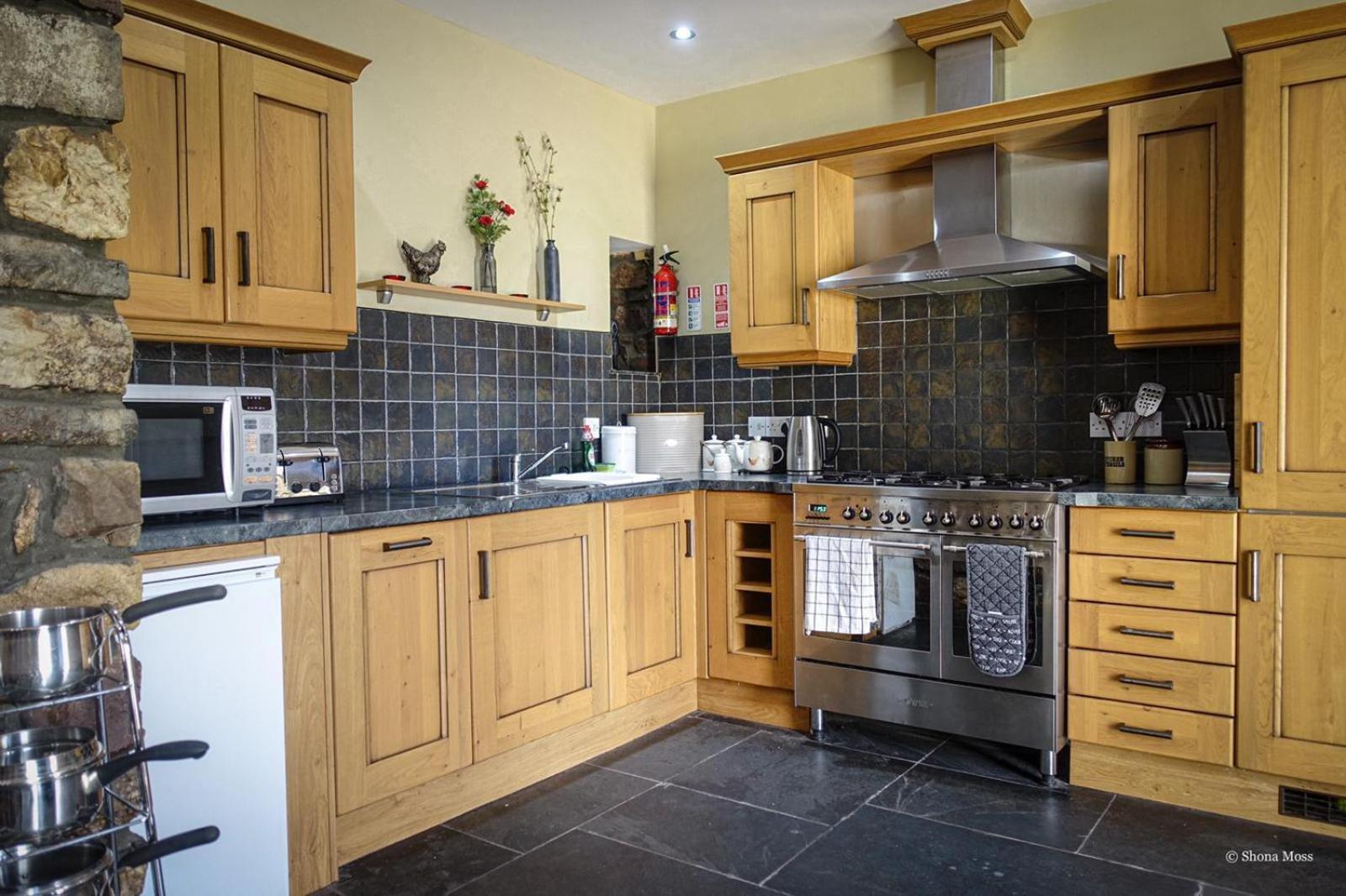 Rhiwddu Barns Villa Llangadog Room photo