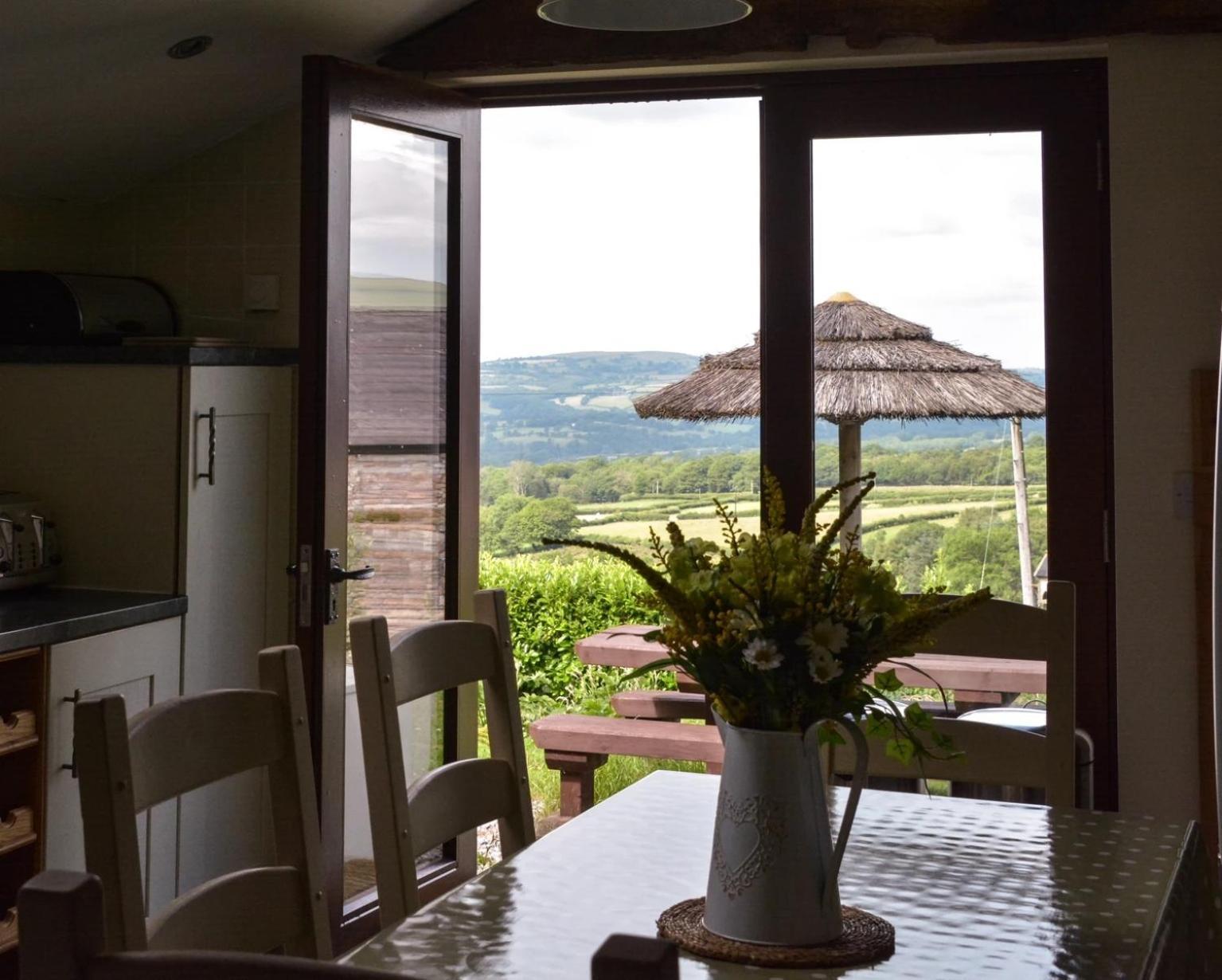 Rhiwddu Barns Villa Llangadog Room photo