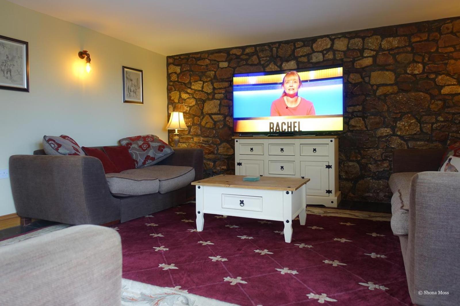 Rhiwddu Barns Villa Llangadog Room photo