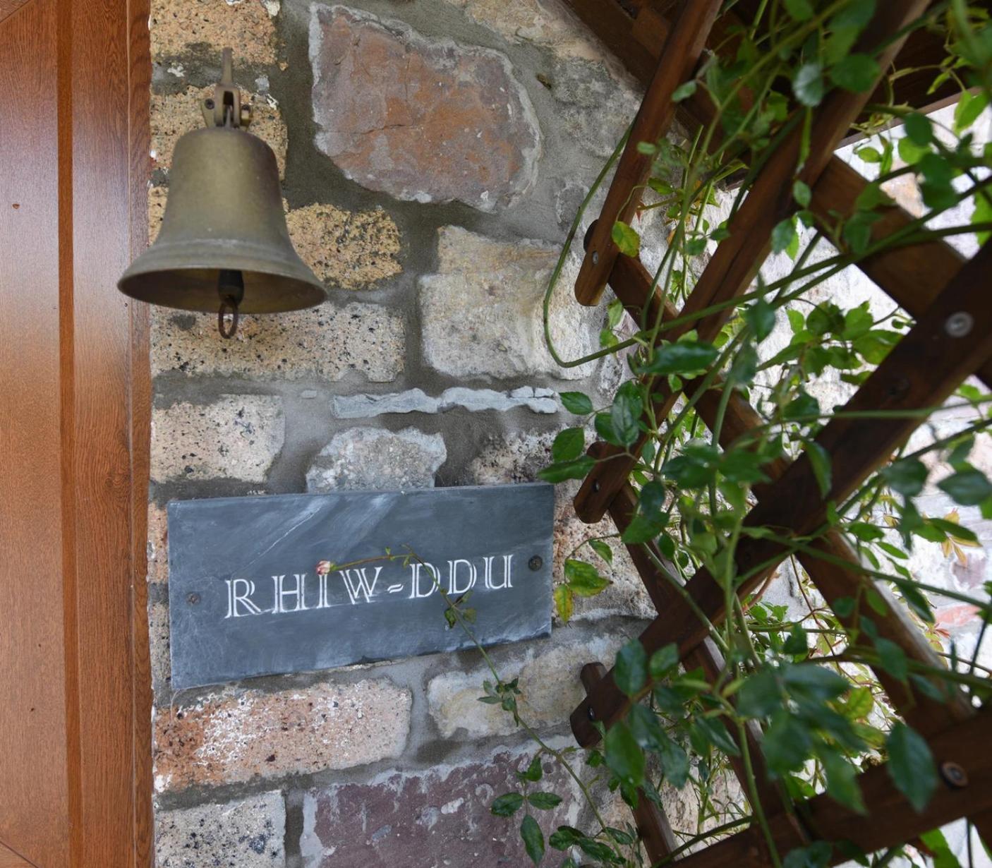 Rhiwddu Barns Villa Llangadog Room photo